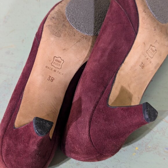 Burgundy Manolo Blahnik Kitten Heels in Suede size 38 - Sold as Is - Picture 3 of 11